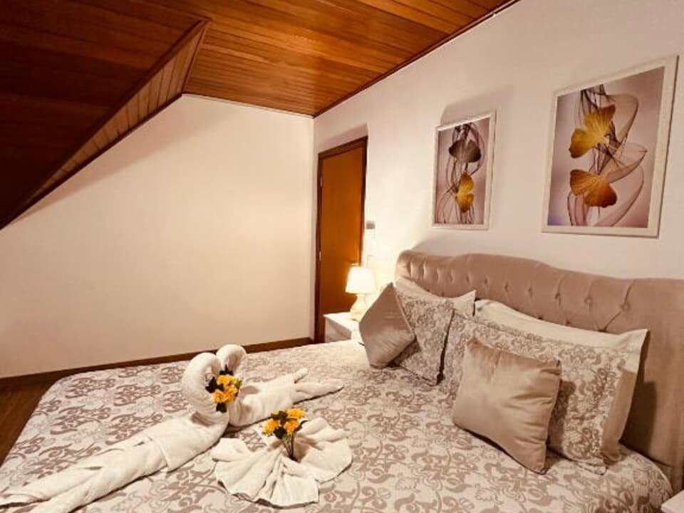 CHAMPAGNE - Blue Village by Concavus